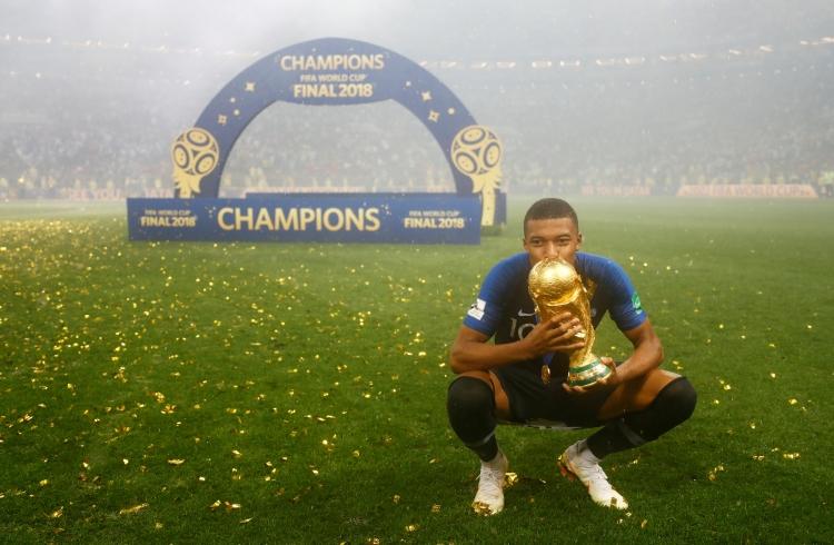 <p>Kylian Mbappe - Kamerun</p>
