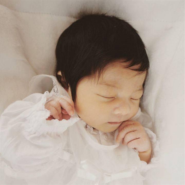 <p>Japonya'da 6 aylık olan bebek saçlarıyla görenleri şaşırtıyor. Gür saçlarına bakan bir daha bakıyor. Chanco isimli küçük kızın kabarık ve uzun saçları aslan yelesine benzetiliyor. </p>

<p> </p>
