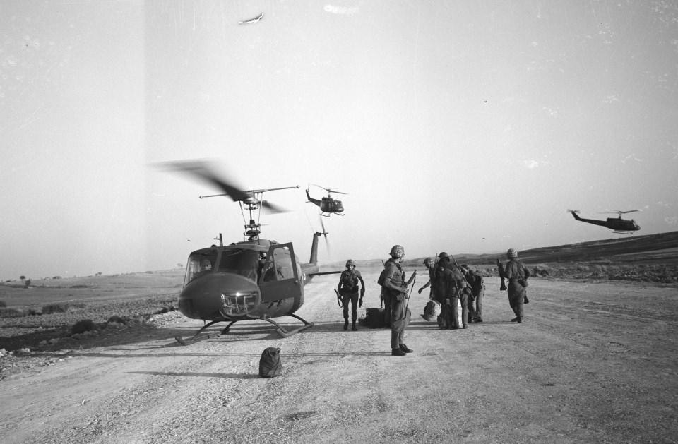 <p>Kıbrıs Barış Harekatına katılan helikopter filosu 20 Temmuz 1974'de Kırna Havaalanında üstlendi.</p>
