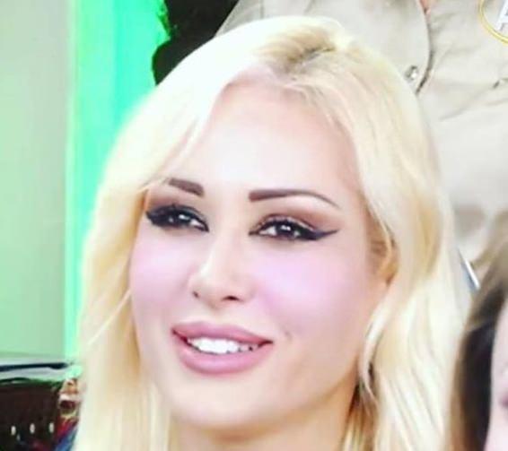 <p>Ebru ALTAN</p>

<p> </p>

<p>Kod adı: İmparatoriçe. Dragos ismi verilen örgüt merkezinde Adnan Oktar ile beraber kalır. Adnan Oktar ile sürekli beraberdir. Stüdyo'daki işlerini yürütür. Örgüte kazandırılacak kızlarla bağlantıya geçer ve ikna için konuşur. Hukuk konularında yardımcı olur. Yönetici bacıdır. Çeşitli erkeklerin örgüte faydalı hale gelmesi için sosyal hesapları üzerinden flört eder.</p>
