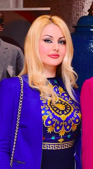 <p>Aslınur ALÇAKAKAN</p>

<p> </p>

<p>Kız kardeş grubundandır. Örgüt evlerinde kalır. Her gün Adnan Oktar'ın yanına canlı yayınlara gider ve onunla vaktini geçirir.</p>
