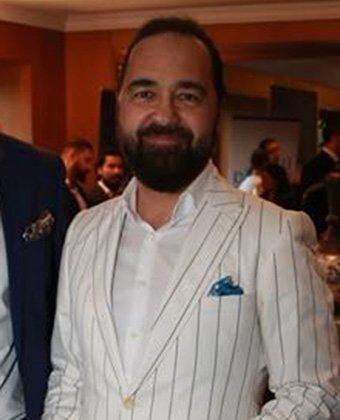 <p>Uğur ÖRMEN</p>

<p>Örgütün lobi faaliyetlerinden sorumlu üyesidir. Yurtdışında çeşitli ülkelerde Adnan Oktar adına önemli kişilerle görüşmeler yapar toplantılara katılır.</p>
