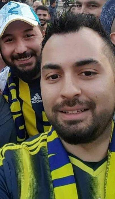 <p>Sinan KARAKUŞ</p>
<p>Kod Adı : Küçük Sinan. Yavuztürk'de bulunan örgüt evinde konaklamaktadır. Ticaretten elde ettiği gelirleri düzenli olarak örgüte aktarmaktadır.</p>