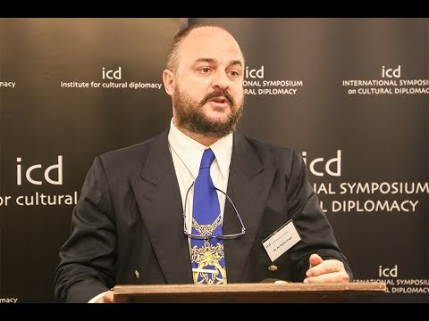 <p>Ali Sadun ENGİN</p>
<p>Kod adı: Sadi. Örgüt adına Yurt dışı lobi faaliyetlerine katılır. Bacıların yönlendirmesi ile misafirlerle ilgilenir. Adnan Oktara adına yurtdışında görüşmelere v etoplantıara katılır. Konferanslar verir. Düzenli olarak Kadilli'deki merkezde Adnan Oktar'ın evinde nöbet görevini yapar. Örgüt evinde kalır.</p>