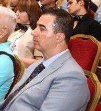 <p>Murat TERKOĞLU</p>

<p>Kod adı: Terkos. Ticaretten elde ettiği gelirleri örgüte aktarır. Düzenli olarak Kadilli'deki merkezde Adnan Oktar'ın evinde nöbet görevini yapar.</p>
