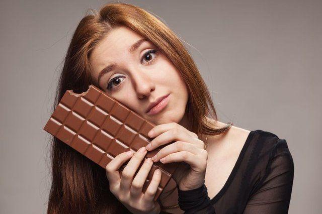 <p>Kadınlarda en çok bağımlılık yapan çikolata, erkeklerde ise pizza olduğu biliniyor.</p>
