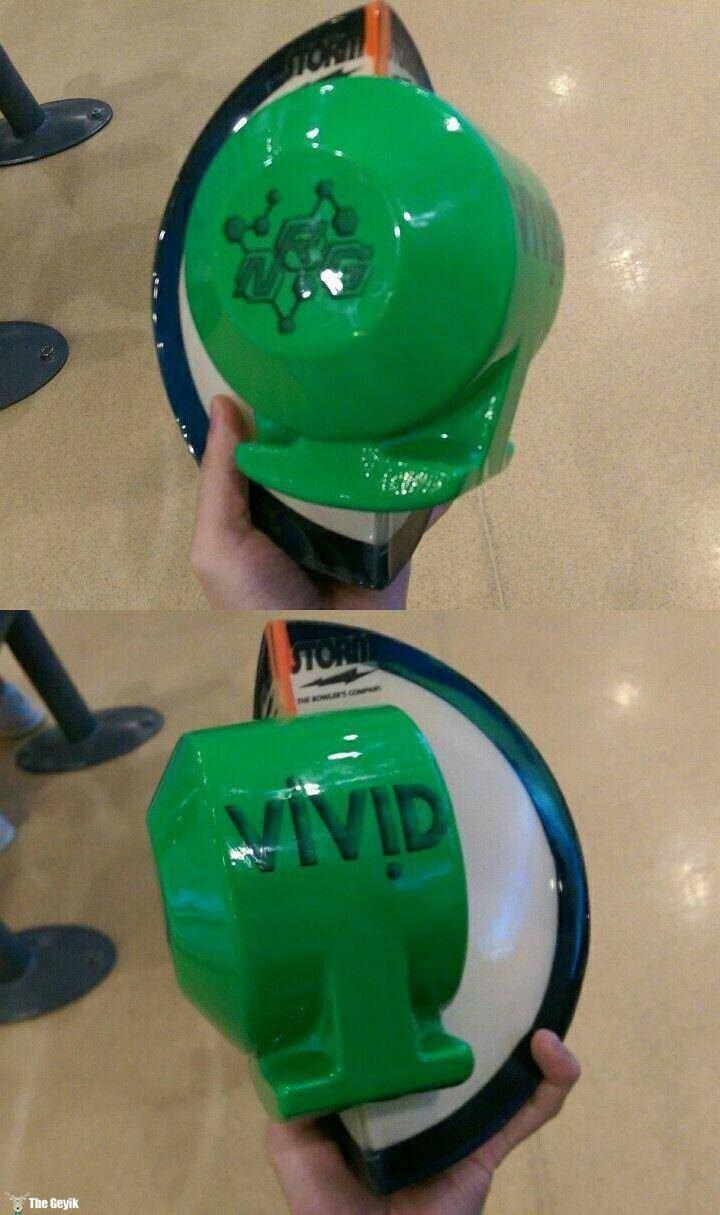 <p><strong>Bowling topunun i&ccedil;i</strong></p>
