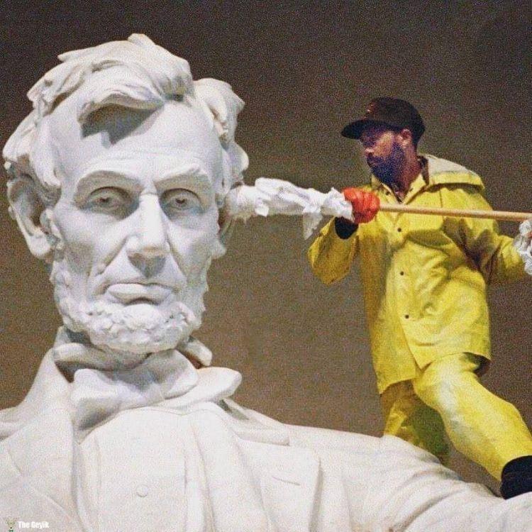 <p><strong>Lincoln heykelini temizleme</strong></p>
