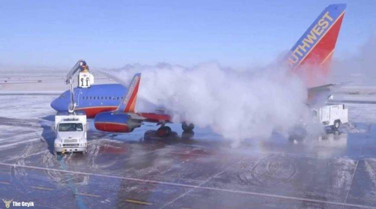 <p><strong>U&ccedil;akların buz kırımı</strong></p>
