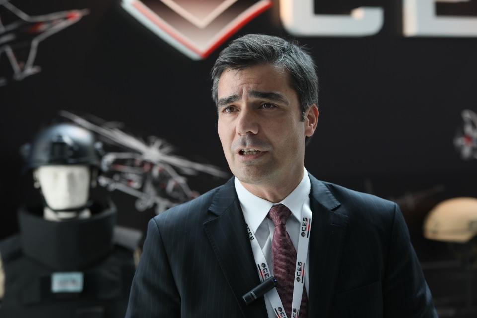 <p><strong>Zırhlıların koruma seviyesi artırılıyor</strong></p>
<p>Şentürk, bu yıl itibarıyla kara kuvvetleri tarafından yaygın şekilde kullanılan bir zırhlı araç platformunda eklemeli zırh çözümlerini kullanmaya başladıklarını bildirdi.</p>
