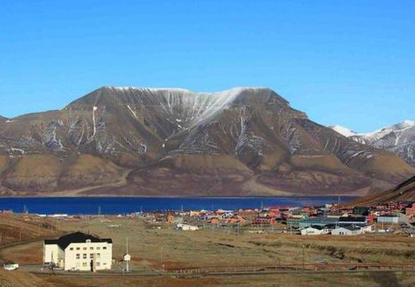 <p>1500 n&uuml;fuslu kasabada b&ouml;yle bir uygulamanın detaylarına gelecek olursak, bunun sebebini kasabanın aşırı soğuk olması olarak &ouml;zetleyebiliriz.</p>
