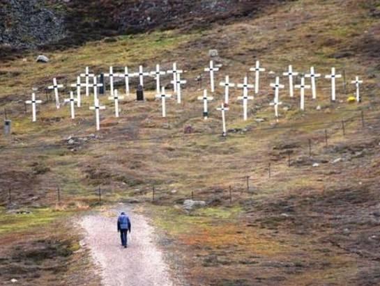<p>1917'de &ccedil;ıkan bir salgında n&uuml;fusun &ouml;nemli bir kısmının &ouml;lmesi y&uuml;z&uuml;nden yapılan araştırmada ise bu vir&uuml;s&uuml;n sebebinin 70 yıl &ouml;nce mezarlığa g&ouml;m&uuml;lm&uuml;ş bir ceset olduğu ortaya &ccedil;ıktı.</p>
