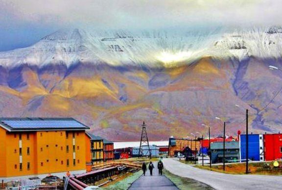 <p>Longyarbyen'in hikayesiyle ilgili &ccedil;ok ilgin&ccedil; detayları BBC yazarlarından Duncan Bartlett kaleme aldı.</p>
