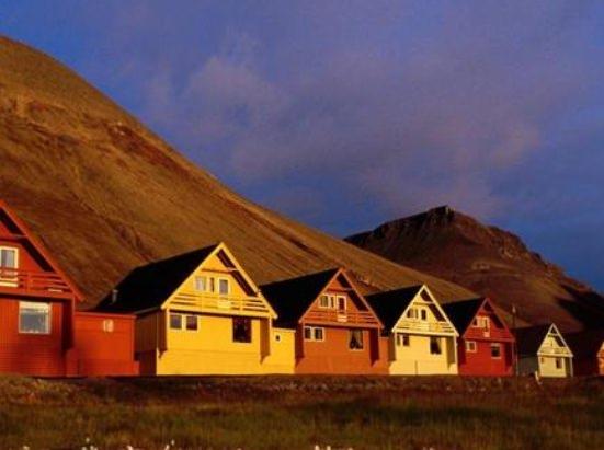 <p>Emekli olduğunda ne yapacağını d&uuml;ş&uuml;n&uuml;yor. &Ccedil;&uuml;nk&uuml; bu kasabada yaşlılar ve bakıma muhta&ccedil; insanlar i&ccedil;in hi&ccedil;bir olanak yokmuş.&nbsp;</p>
