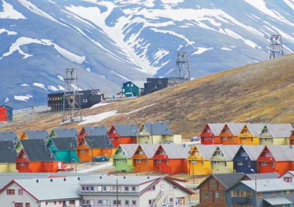 <p>Vali tam tersine, başkent Oslo'da avukatlık yaparken, sırf doğal hayata d&uuml;şk&uuml;nl&uuml;ğ&uuml; nedeniyle buraya tayinini istemiş.</p>
