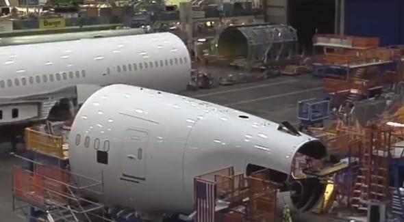 <p>U&ccedil;ağın kaplanması ve boya işlemi 4 g&uuml;n s&uuml;r&uuml;yor.</p>
