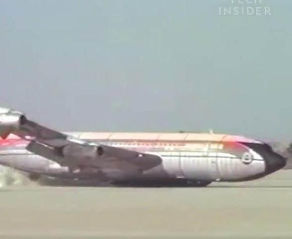 <p>İşte kanadın yere temas ettiği an...</p>
