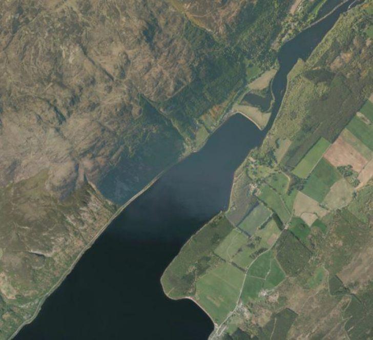 <p>İskoçya'da yıllardır süre gelen Loch Ness Gölü'nde yaşadığı iddia edilen efsanevi canavar uydu fotoğraflarında görüldü!</p>
