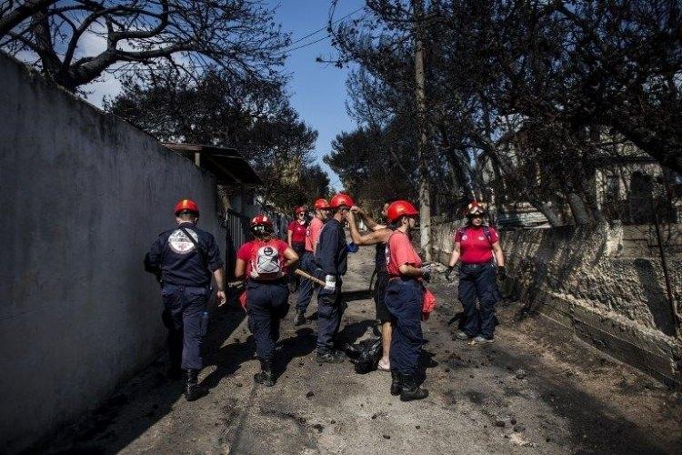 <p>Bir adli tıp uzmanı, cesetlerin durumunu "uçak kazasından bile beter" olarak niteledi. Ölenlerin kimlik tespiti DNA testiyle yapılacak.</p>
