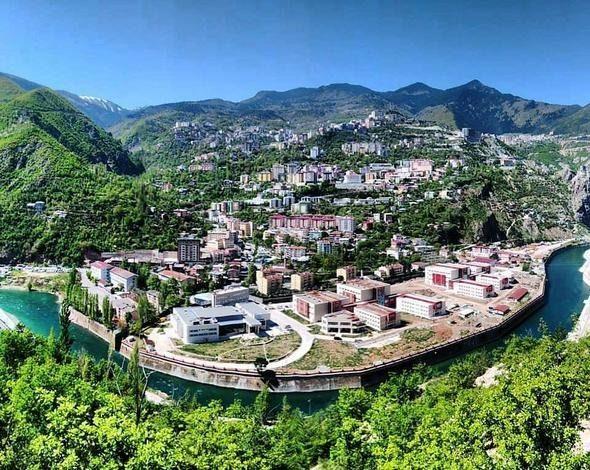 <p><strong>Şehir:</strong> Artvin <br />
<br />
<strong>Yabancı sayısı:</strong> 521<br />
<br />
<strong>Şehir:</strong> Osmaniye <br />
<br />
<strong>Yabancı sayısı:</strong> 550</p>