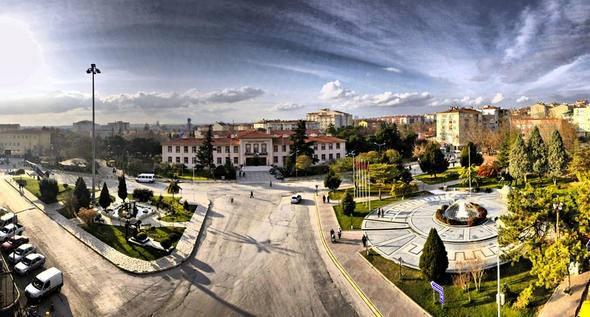 <p><strong>Şehir:</strong> Kırklareli <br />
<br />
<strong>Yabancı sayısı:</strong> bin 557<br />
<br />
<strong>Şehir:</strong> Burdur <br />
<br />
<strong>Yabancı sayısı:</strong> bin 821</p>