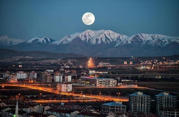 <p><strong>Şehir:</strong> Edirne <br />
<br />
<strong>Yabancı sayısı:</strong> 2 bin 363<br />
<br />
<strong>Şehir:</strong> Elazığ <br />
<br />
<strong>Yabancı sayısı:</strong> 2 bin 501</p>