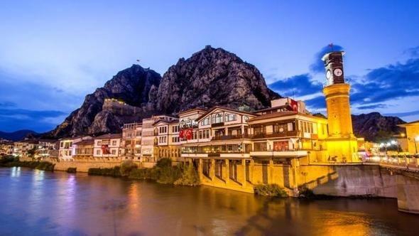 <p><strong>Şehir: </strong>Amasya <br />
<br />
<strong>Yabancı sayısı:</strong> 2 bin 809<br />
<br />
<strong>Şehir: </strong>Bilecik <br />
<br />
<strong>Yabancı sayısı:</strong> 3 bin 179</p>