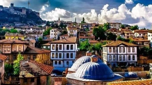 <p><strong>Şehir:</strong> Kastamonu<br />
<br />
<strong>Yabancı sayısı:</strong> 4 bin 903<br />
<br />
<strong>Şehir:</strong> Bolu<br />
<br />
<strong>Yabancı sayısı:</strong> 4 bin 924</p>