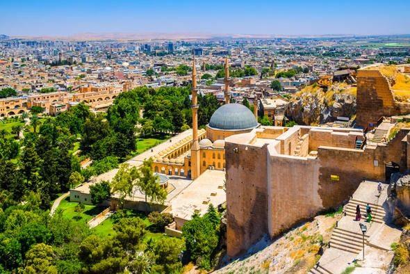 <p><strong>Şehir:</strong> Kırıkkale<br />
<br />
<strong>Yabancı sayısı:</strong> 6 bin 487<br />
<br />
<strong>Şehir: </strong>Şanlıurfa<br />
<br />
<strong>Yabancı sayısı:</strong> 6 bin 898</p>