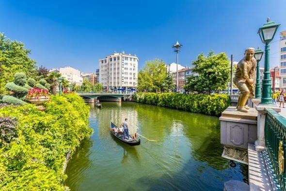 <p><strong>Şehir:</strong> Yalova <br />
<br />
<strong>Yabancı sayısı:</strong> 13 bin 160<br />
<br />
<strong>Şehir:</strong> Eskişehir<br />
<br />
<strong>Yabancı sayısı: </strong>13 bin 953</p>