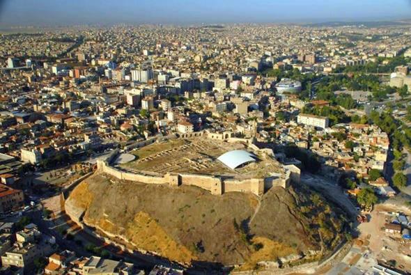 <p><strong>Şehir:</strong> Konya </p>
<p><strong>Yabancı sayısı: </strong>14 bin 957<br />
<br />
<strong>Şehir:</strong> Gaziantep <br />
<br />
<strong>Yabancı sayısı:</strong> 15 bin 52</p>
