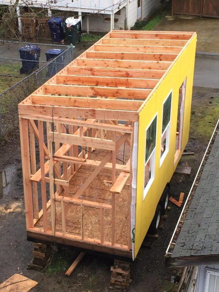 <p>'Kendi ellerinizle bir şeyler inşa etmek harika bir duygu. Sadece inşa etmedim. Tasarımı da bana ait' diyen Michelle, aldığı kararla gurur duyuyor.</p>

<p>&nbsp;</p>
