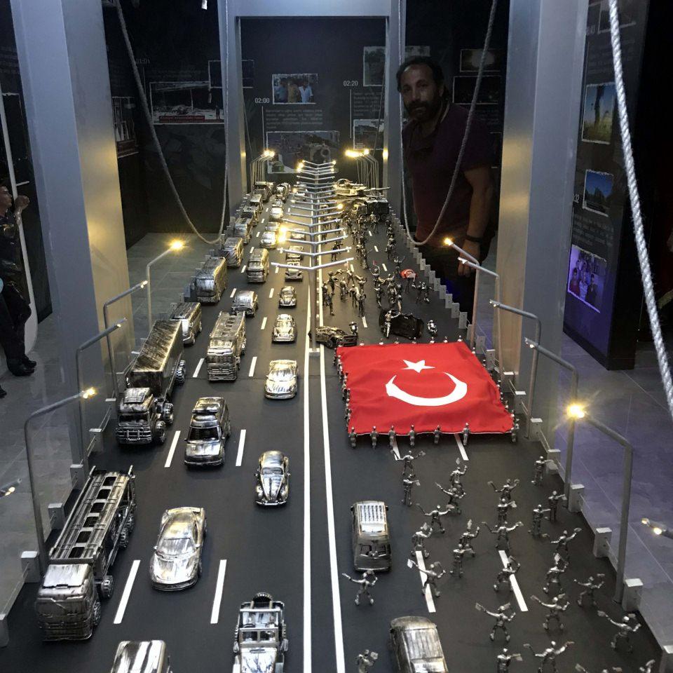 <p>Usta, gençlerin darbeleri unutmamasını amaçladıklarını vurgulayarak "Gençlerimiz ve çocuklarımız bu darbeleri unutmasınlar ki milletimiz bir daha böyle darbelere ve hain kalkışmalara maruz kalmasın ve buna izin vermesin istiyoruz. Milli şuur ve milli duruş gösteren bir gençlik yetiştirebilirsek bir daha böyle hain darbeleri yaşamayacağımıza inanıyoruz." değerlendirmesini yaptı.</p>
<p> </p>