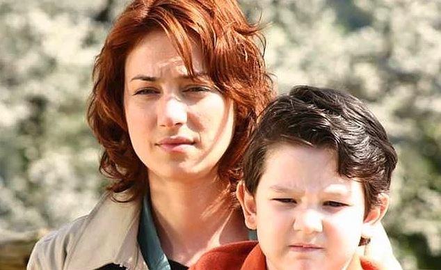 <p><strong>Aliye - Sanem Çelik</strong></p>

<p>Sanem Çelik, Aliye karakteriyle çocukları için yaşayan bir anneyi canlandırmıştı.</p>
