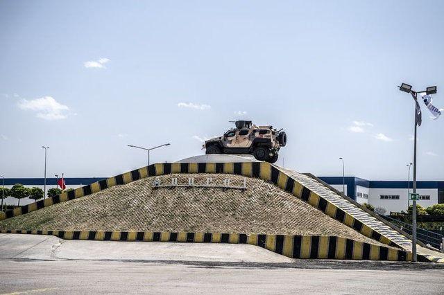 <p>Nurol Makina, seri üretim süreciyle birlikte Katar'ın ihtiyaçları doğrultusunda hazırlanan farklı konfigürasyonlardaki araçların teslimatlarına başlayacak.</p>
