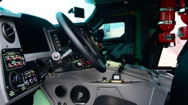 <p><strong>YÖRÜK'E KARDEŞ KORUMASI </strong></p>
<p>Yörük, yüksek mobilite performansına ve koruma seviyesine modülerlik özelliğini de ekleyerek kullanıcısının önüne yeni ufuklar açmaya hazırlanıyor.</p>