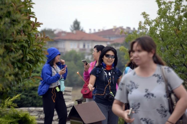 <p>UNESCO Dünya Miras Listesi'nde yer alan ve "En iyi korunan 20 kent" arasında bulunan Karabük'ün Safranbolu ilçesi, Uzak Doğu'dan binlerce turisti ağırlıyor.</p>
