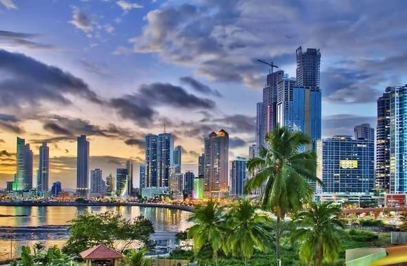 <p>Panama<br />
<br />
180 gün vizesiz.</p>