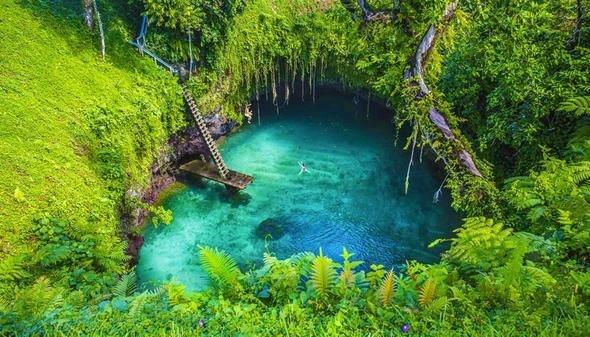 <p>Samoa<br />
<br />
60 gün vizesiz.</p>