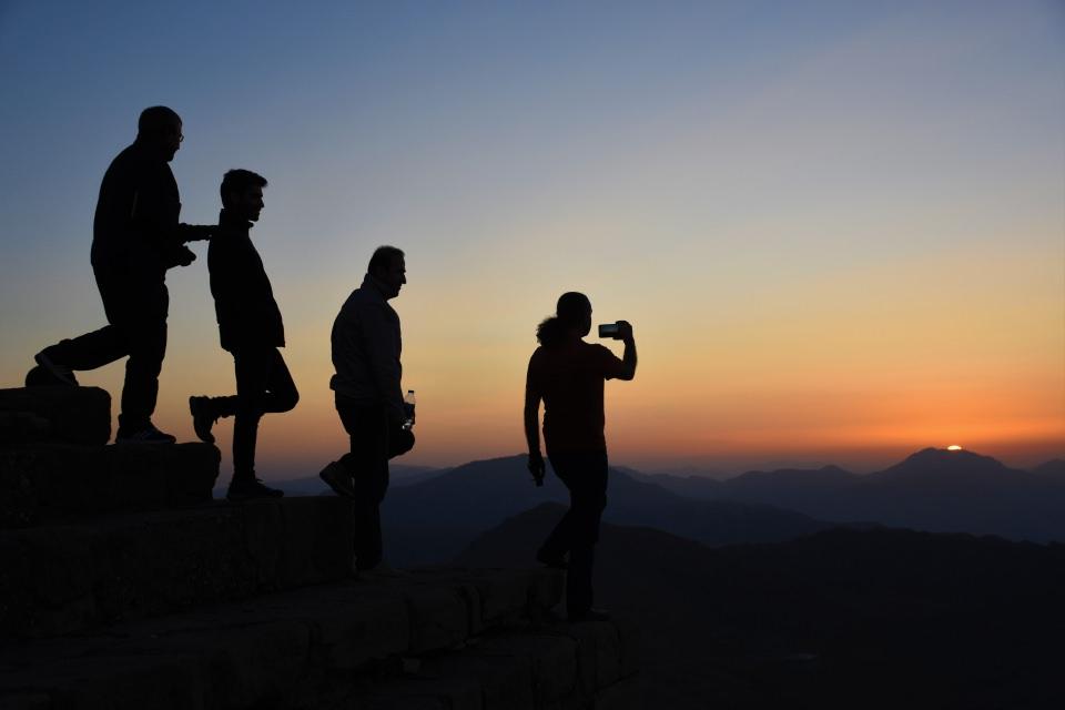 <p>Adıyaman Kültür ve Turizm Müdürü Mustafa Ekinci, AA muhabirine yaptığı açıklamada, Nemrut Dağı'na ilginin artmasının kendilerini çok mutlu ettiğini söyledi. </p>

<p> </p>
