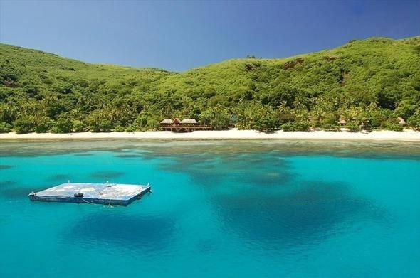 <p>Fiji<br />
<br />
120 gün vizesiz.</p>
