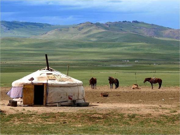 <p>Moğolistan<br />
<br />
30 gün vizesiz.</p>
