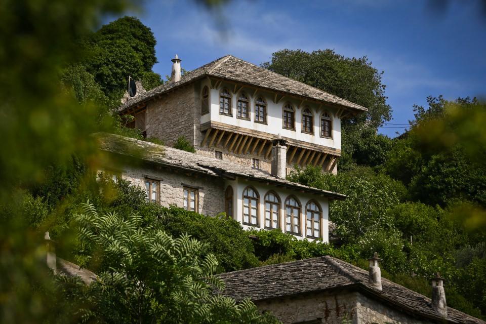 <p>Litvanya'dan Kravice'ye gelen Nikola Glatky, şelale manzarasının "müthiş" olduğunu belirterek, "Mostar ve Blagaj'a da gittik. Herkesin ziyaret etmesi gereken yerler olduğunu düşünüyorum. Bosna Hersek'in insanları oldukça yardımsever." dedi.</p>