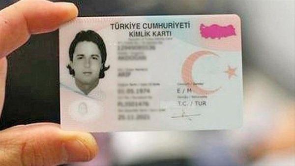 <p>T.C Kimlik Kartı, en az 10 yıl dayanıklılığa sahip malzemeden üretilmiş olan kart gövdesine sahiptir.</p>
<p> </p>