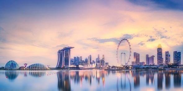 <p>Singapur<br />
<br />
30 gün vizesiz.</p>
