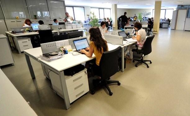 <p>B&uuml;ro İş&ccedil;isi: 187</p>
