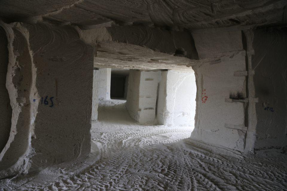 <p>Nevşehir Müze Müdürü ve Avrupa Yılın Müzesi Ödülleri (EMYA) Türkiye Temsilcisi Murat Gülyaz, AA muhabirine yaptığı açıklamada, müzenin, doğal yapısı, peribacaları ile kaplı vadileri, yer altı şehirleri, kültürel ve dini mirasları ile doğa ve kültür turizminde önemli bir potansiyele sahip Kapadokya'ya değer katacağını belirtti.</p>
<p> </p>