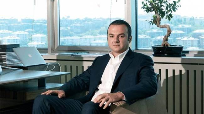 <p>İsim: Mehmet Tara<br />
<br />
Şirketi: Enka İcra Kurulu Başkanı<br />
<br />
2017 Sırası: 1<br />
<br />
2016 Sırası: 1<br />
<br />
Yaş: 34 <br />
<br />
Ciro (Milyon TL): 10.500</p>