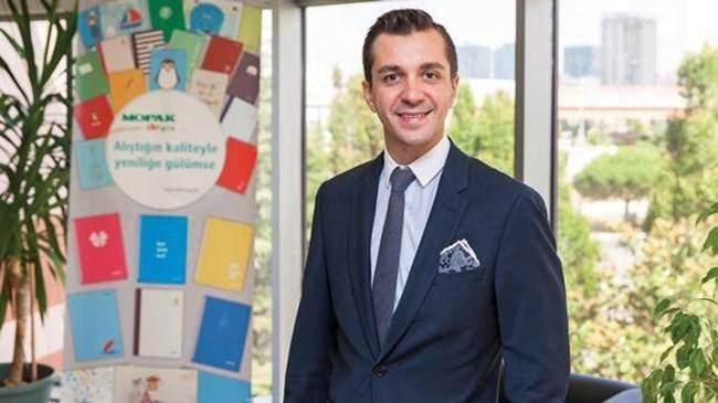 <p>İsim:Ruhi Molay<br />
 <br />
Şirketi: Mopak CEO'su<br />
 <br />
2017 Sırası: 11 <br />
 <br />
2016 Sırası: 33<br />
 <br />
Yaş: 32 <br />
 <br />
Ciro (Milyon TL): 600</p>
