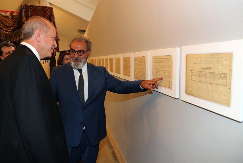 <p>Erdoğan, müzenin kurucusu Prof. Dr. Hüsamettin Koçan'dan bilgi aldı.</p>
